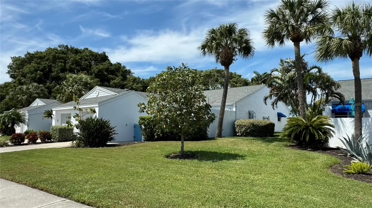 950 WATERSIDE LN, Bradenton, FL 34209