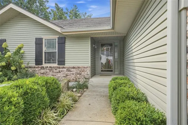 16513 E 51st St CT #S, Independence, MO 64055