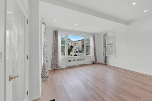 339 W Fulton ST, Long Beach, NY 11561