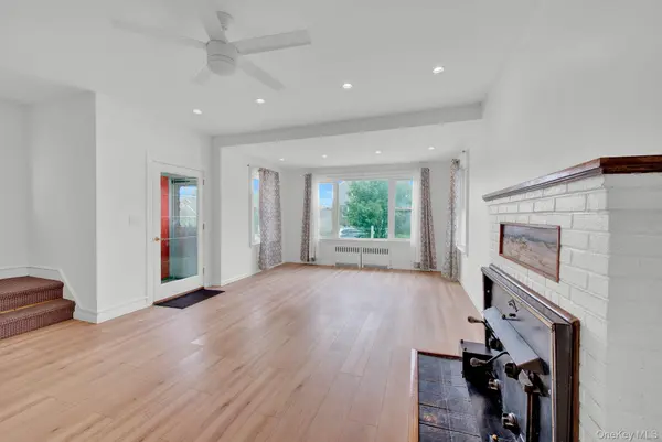 339 W Fulton ST, Long Beach, NY 11561