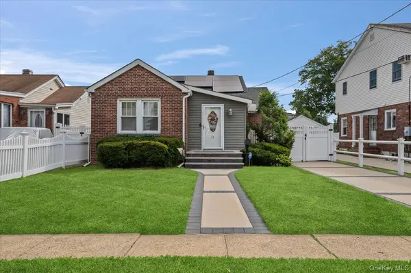 11 Belt ST, North Bellmore, NY 11710