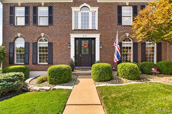 947 Crown Pointe Estates DR, Wildwood, MO 63021