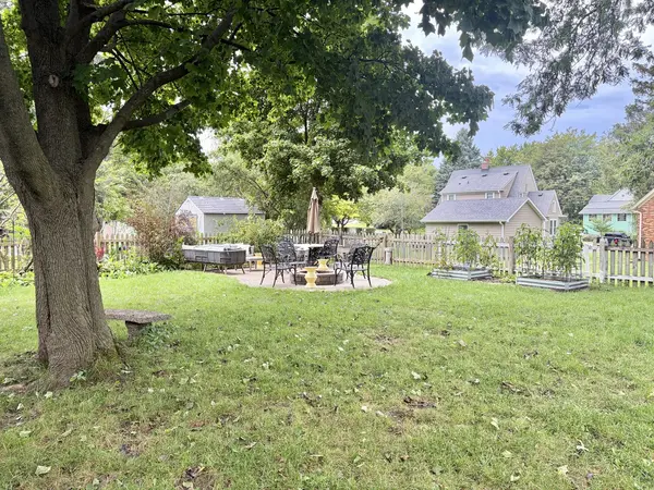 309 Chestnut ST, Woodstock, IL 60098