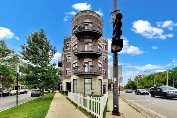 3028 W ROSCOE ST #203, Chicago, IL 60618