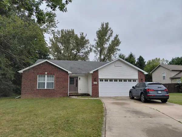 237 Vulpine DR, Valparaiso, IN 46385