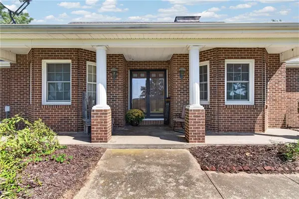 12692 Elm Park RD, Lexington, MO 64067