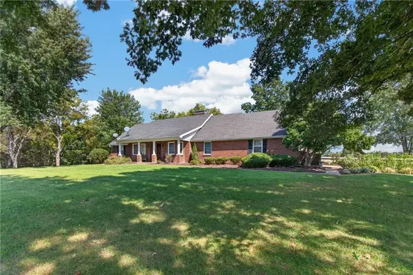 12692 Elm Park RD, Lexington, MO 64067