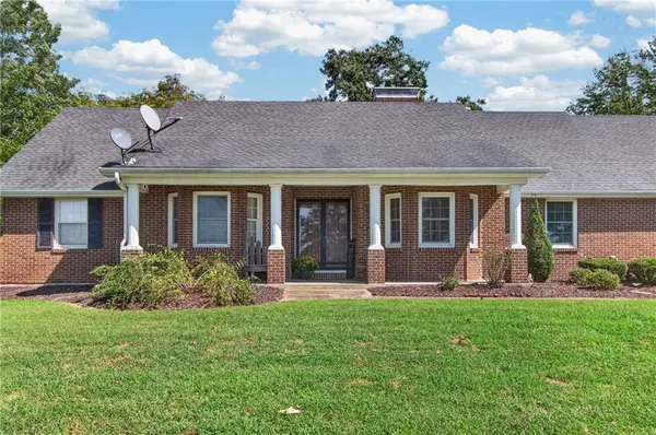 12692 Elm Park RD, Lexington, MO 64067