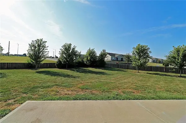 702 Andy CT, Belton, MO 64012