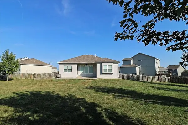 702 Andy CT, Belton, MO 64012
