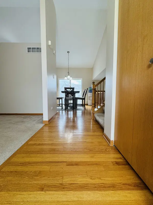 5708 Brosam DR, Plainfield, IL 60586