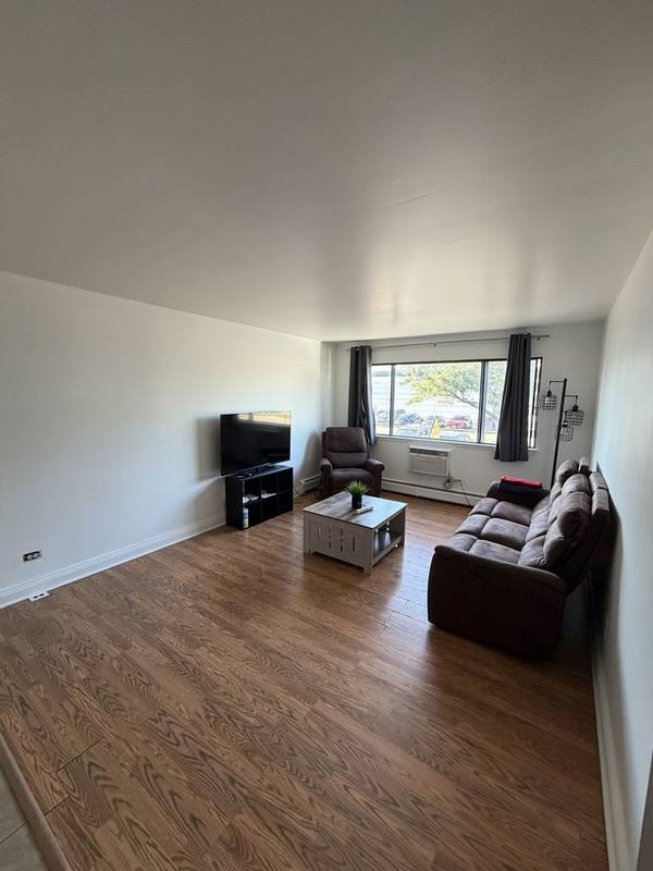 5358 N Cumberland AVE #213, Chicago, IL 60656