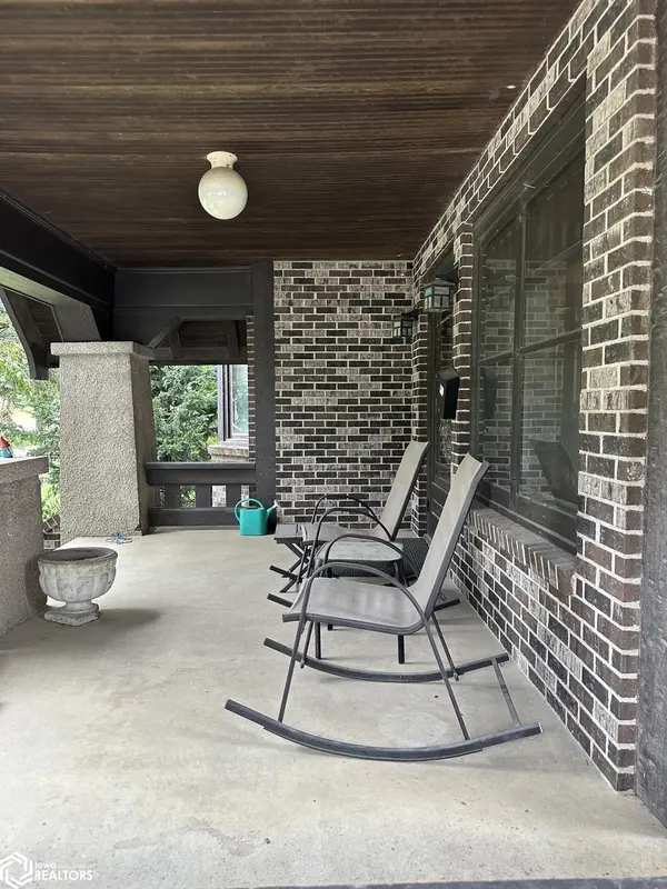 809 W Broadway ST, Eagle Grove, IA 50533