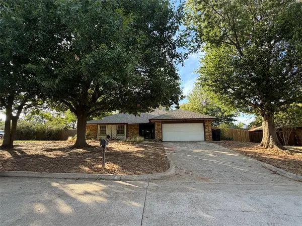 113 Lochwood LN, Yukon, OK 73099