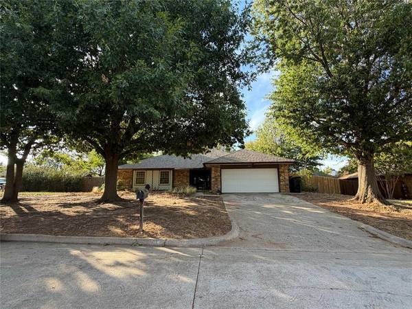 113 Lochwood LN, Yukon, OK 73099