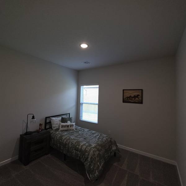 928 N Forestview Ct, Wichita, KS 67235