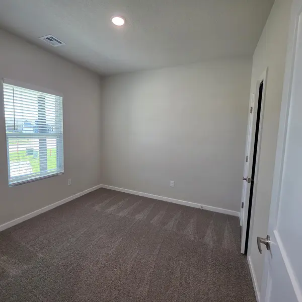 927 N Forestview St, Wichita, KS 67235