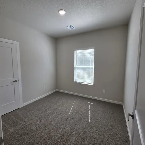 927 N Forestview St, Wichita, KS 67235