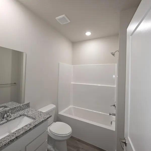 915 N Forestview St, Wichita, KS 67235