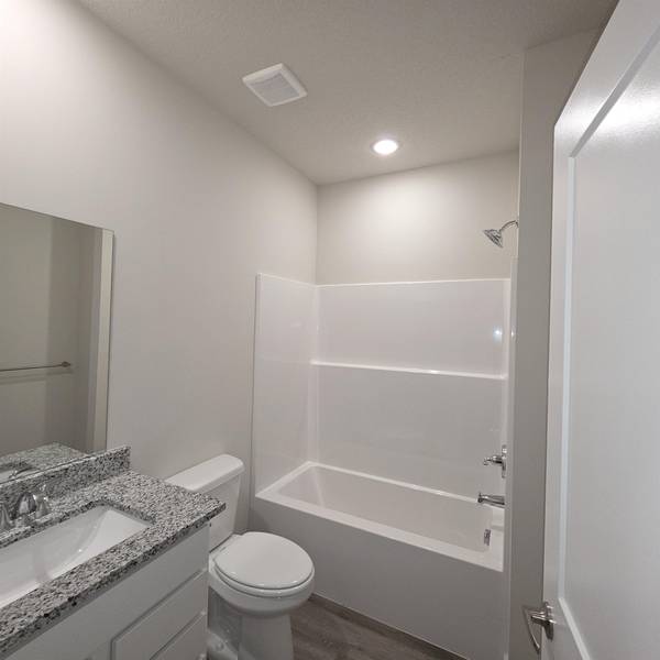 915 N Forestview St, Wichita, KS 67235