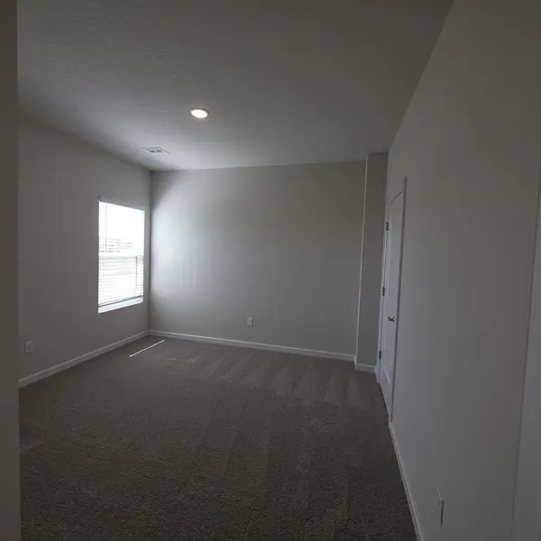 915 N Forestview St, Wichita, KS 67235