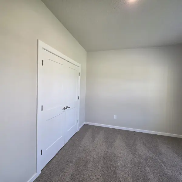 932 N Forestview St, Wichita, KS 67235