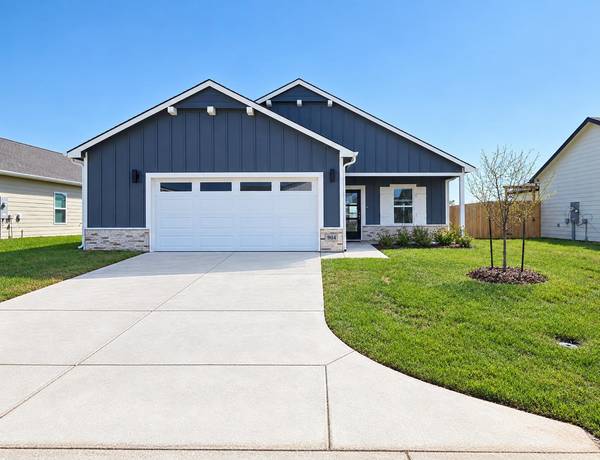 904 N Forestview Ct, Wichita, KS 67235