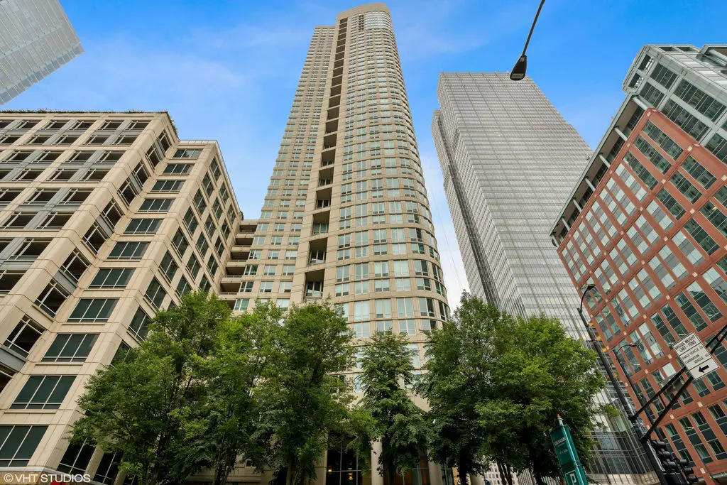 345 N LaSalle DR #3302, Chicago, IL 60654