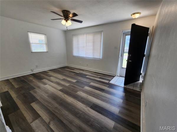 3681 Tesson ST, St Louis, MO 63125