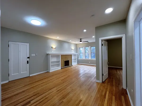 7433 N HOYNE AVE #2, Chicago, IL 60645