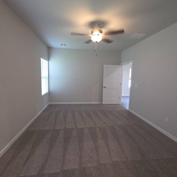 923 N Forestview St, Wichita, KS 67235