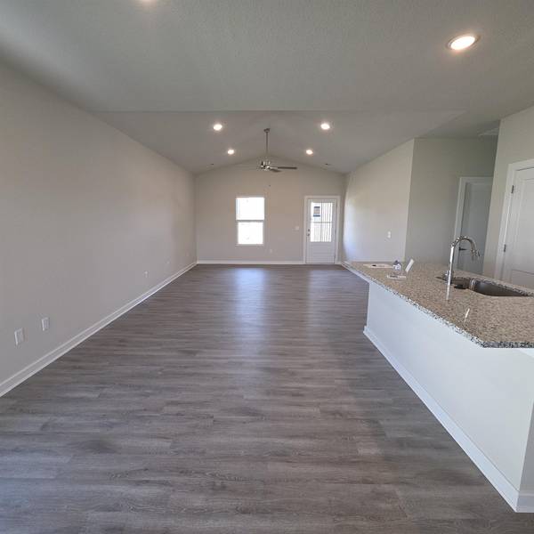 923 N Forestview St, Wichita, KS 67235