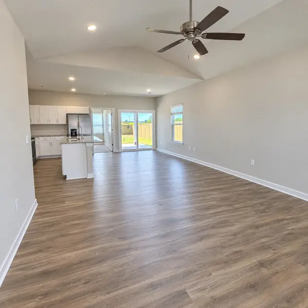 904 N Forestview Ct, Wichita, KS 67235