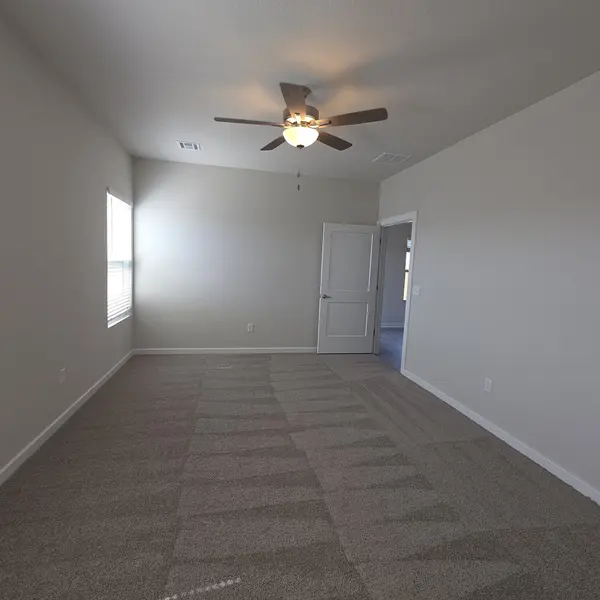 904 N Forestview Ct, Wichita, KS 67235