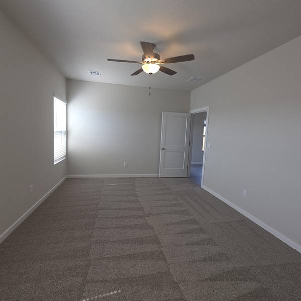 904 N Forestview Ct, Wichita, KS 67235