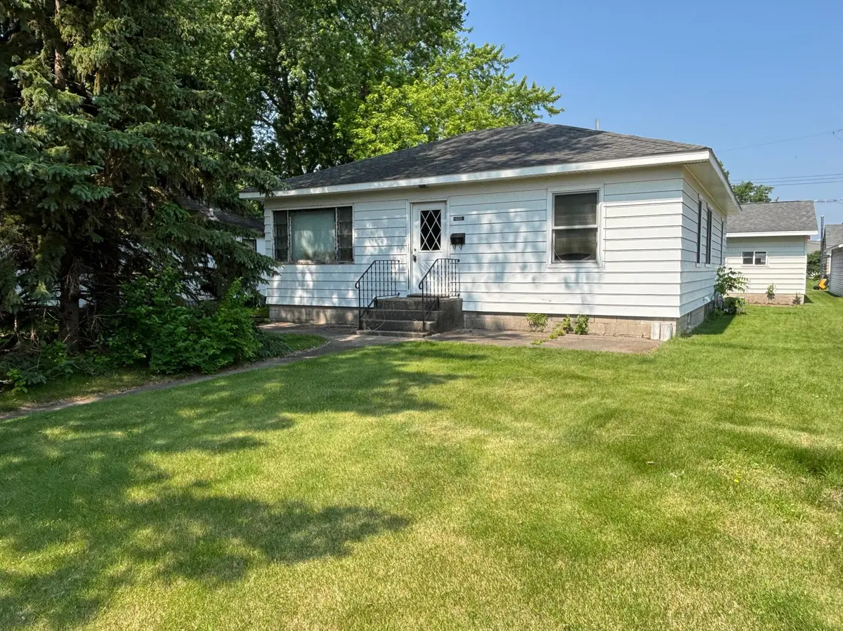 609 11th ST N, Benson, MN 56215