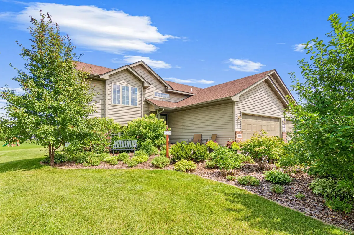 10002 Weston DR, Monticello, MN 55362