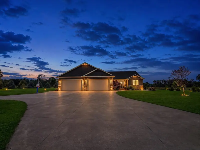 E9353 GORDON RD, Fremont, WI 54940