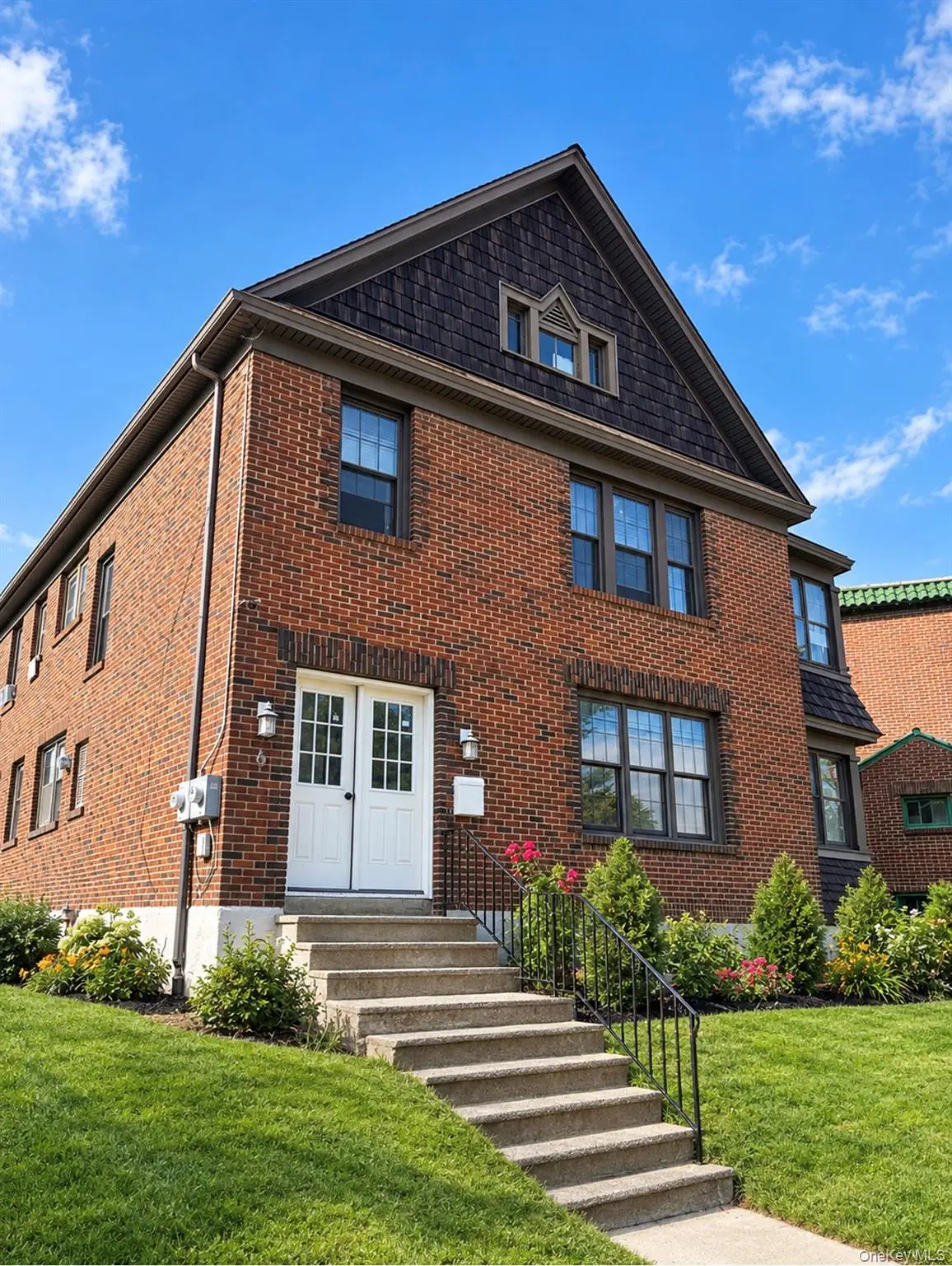 6 View AVE, Call Listing Agent, NY 12209