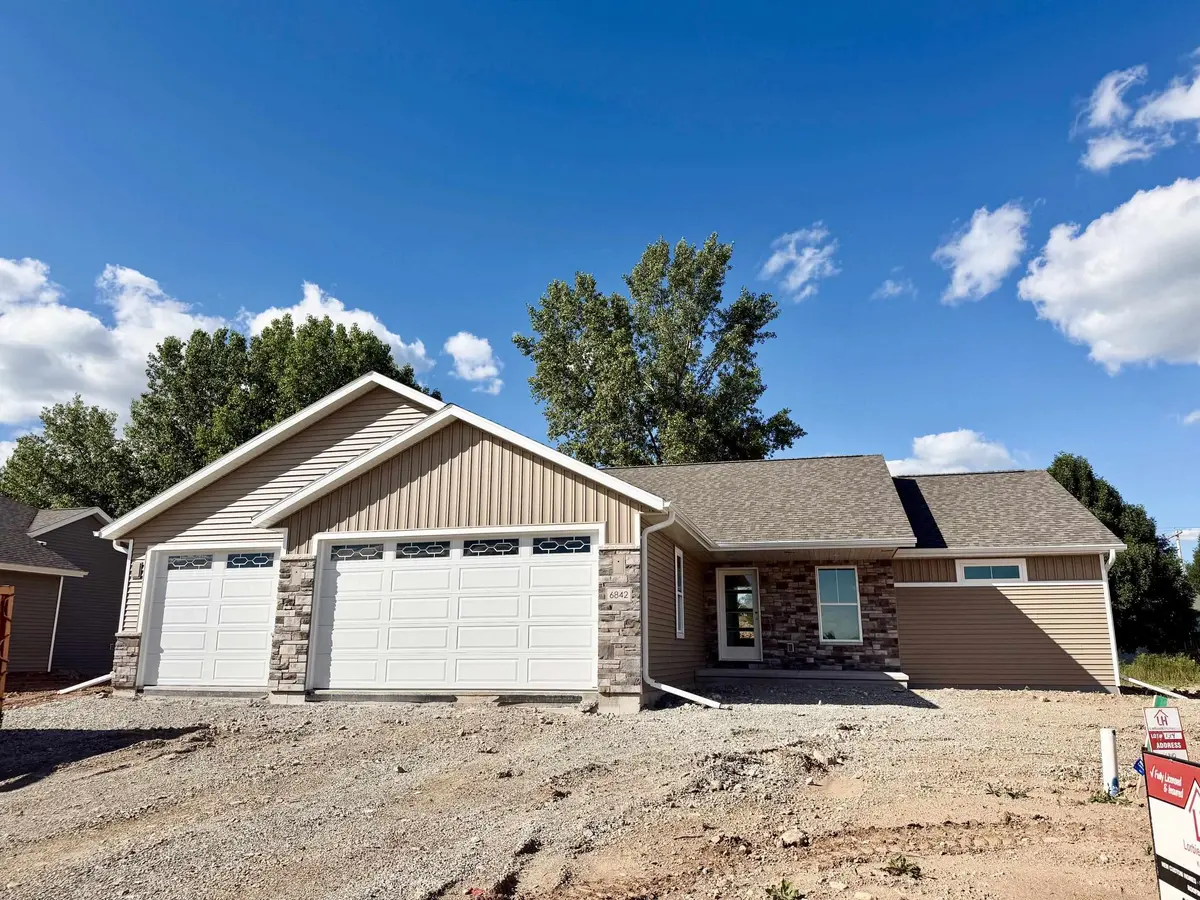 W6842 MCALLISTER CIR, Greenville, WI 54942