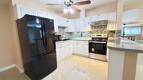 3107 BAYSHORE GARDENS Pkwy, Bradenton, FL 34207