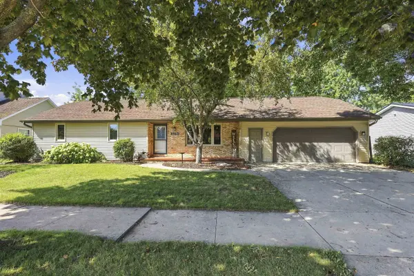 1815 ROOSEVELT ST, Little Chute, WI 54140