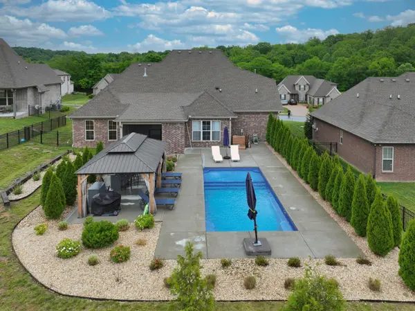 963 Luxborough Dr, Hendersonville, TN 37075