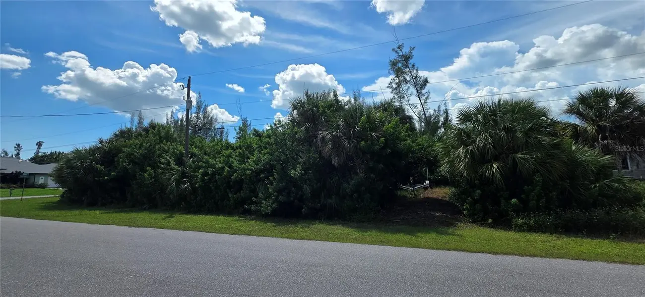 10483 SUNBURY DR, Port Charlotte, FL 33981
