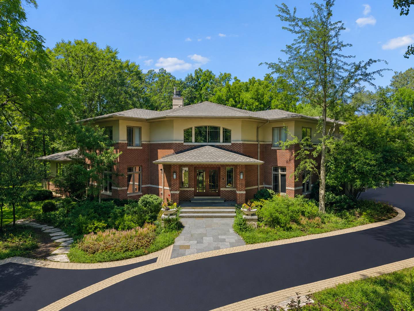 200 Glenwood RD, Lake Forest, IL 60045