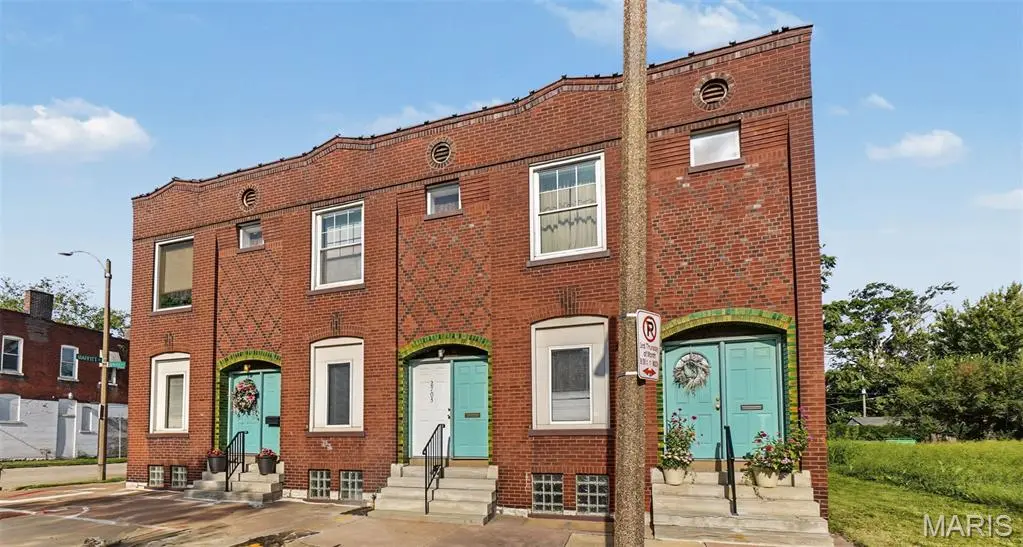 2703 N Spring AVE, St Louis, MO 63113