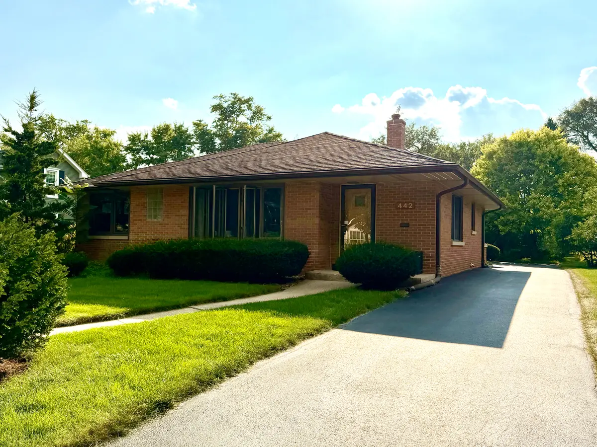 442 N Evergreen AVE, Elmhurst, IL 60126