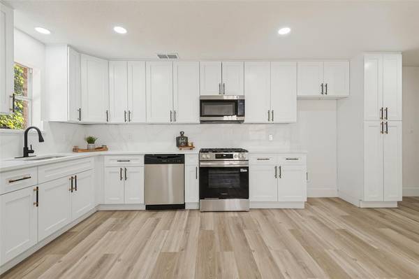 2212 Piedmont Street, Irving, TX 75061