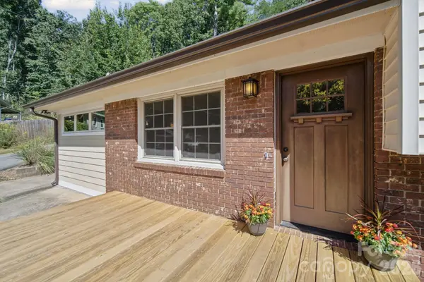 35 Clement DR, Asheville, NC 28805