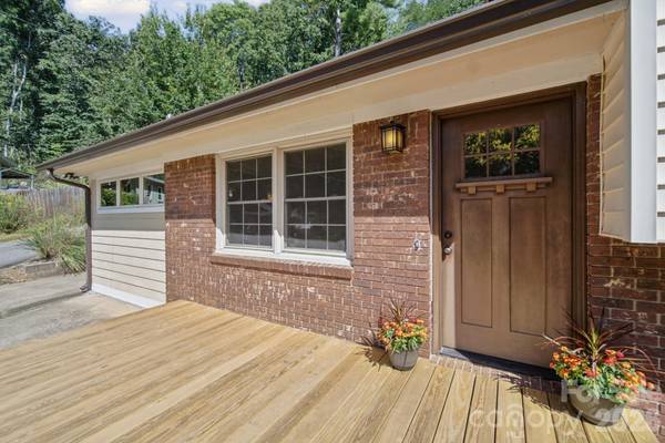 35 Clement DR, Asheville, NC 28805
